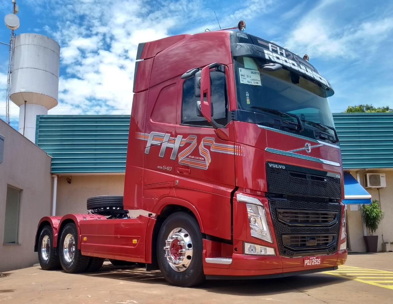 Rodojunior adquire 140 caminhões Volvo FH Euro 6