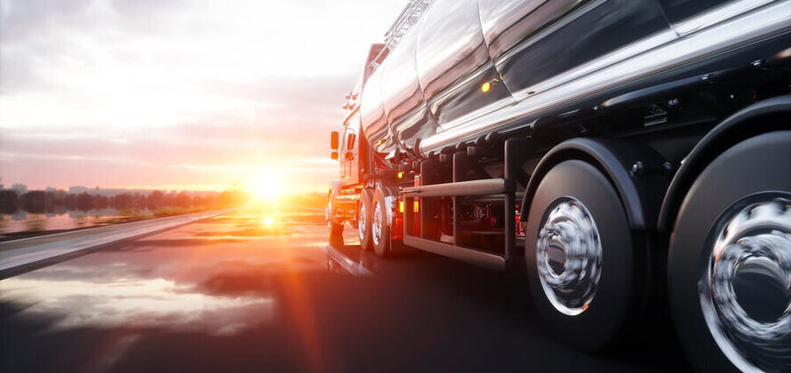 Troca de óleo do caminhão: importância e quando fazer?