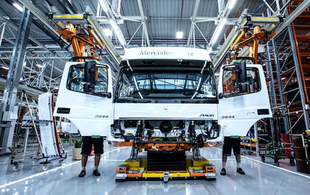 Nova Linha de Cabinas 4.0 MB para caminhões Mercedes-Benz