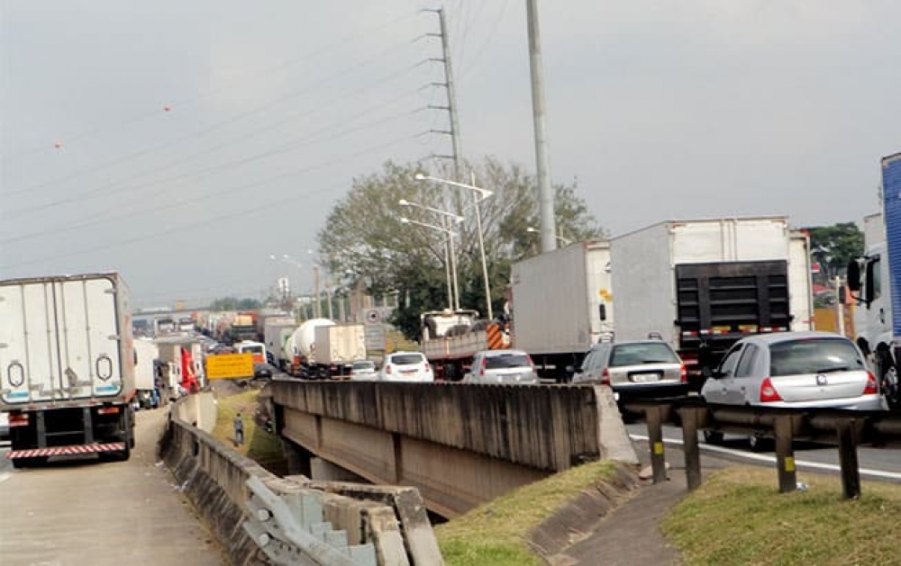 Possível paralisação dos caminhoneiros no dia 30 de março