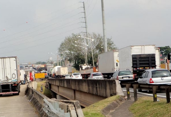 Possível paralisação dos caminhoneiros no dia 30 de março