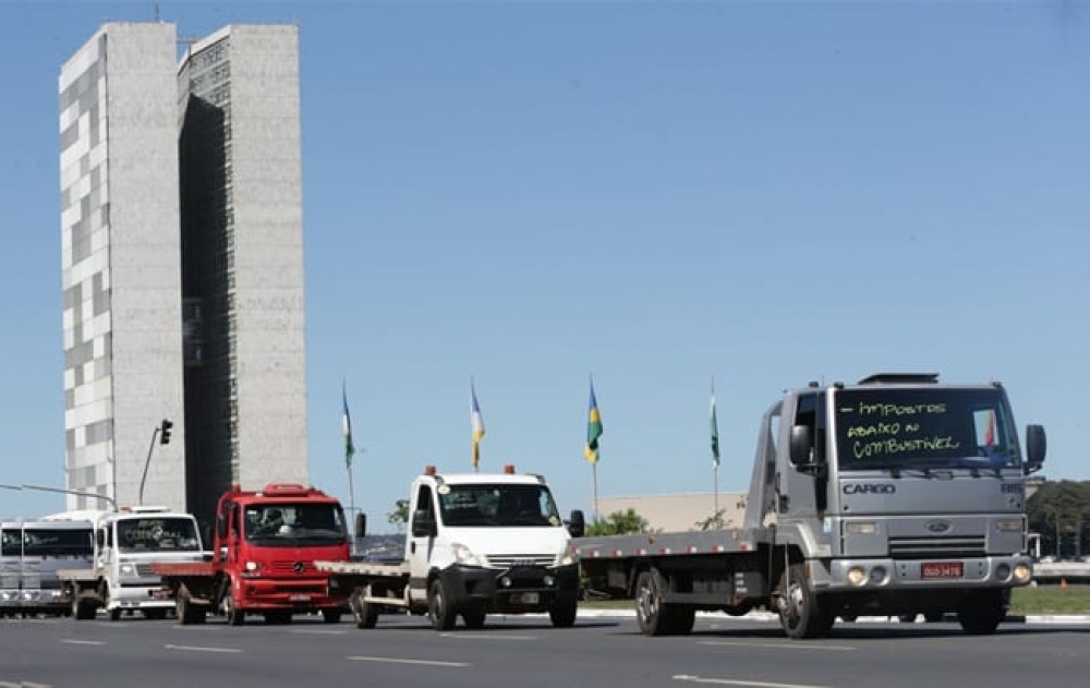 A Política Nacional de Pisos Mínimos do Transporte Rodoviário de Cargas (Tabela de Frete)