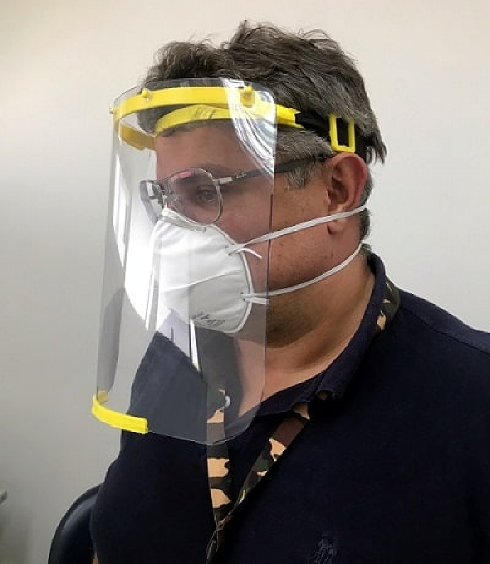 Scania repara respiradores e Iveco faz doações de máscaras