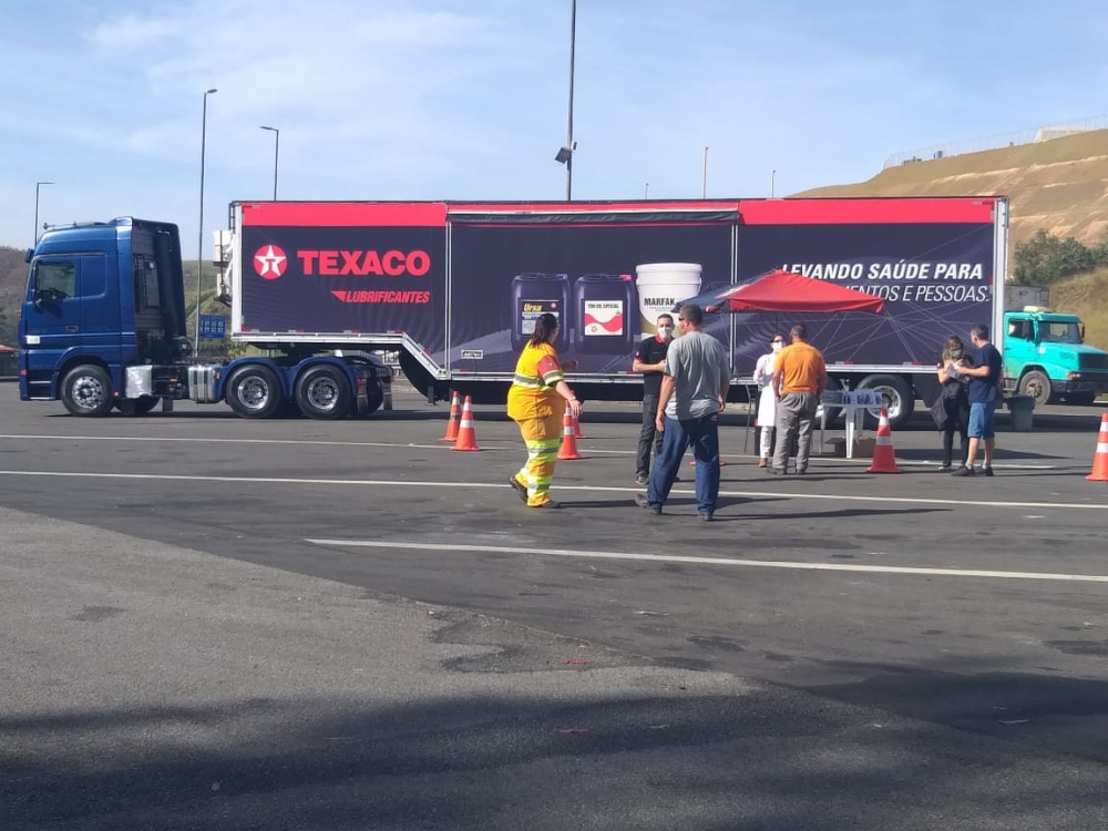 Carreta da saúde atendeu 400 caminhoneiros  na rodovia Castello Branco