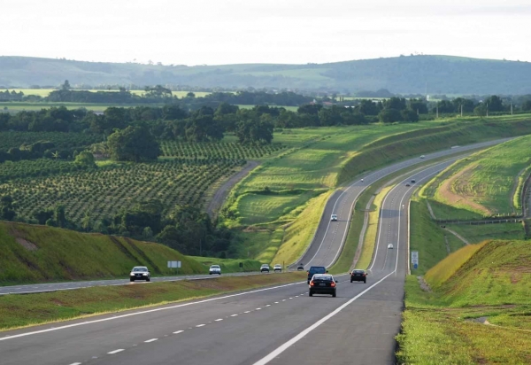 Saiba o que mudou e o que pode mudar nas atuais regras das estradas para os caminhoneiros