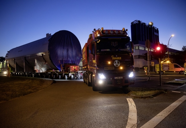 Dois gigantes juntos: o Actros e a supercarga