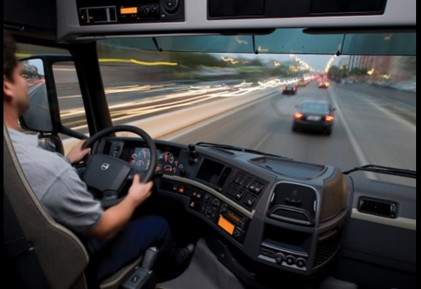 Você sabe o que é preciso para se tornar um motorista de caminhão?