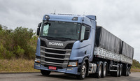 Scania apresenta acelerador inteligente e aposta no caminhão a gás