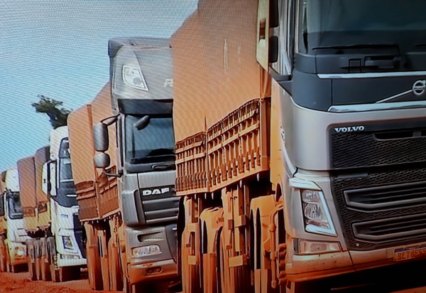 BR-158: um sofrimento para os caminhoneiros 
