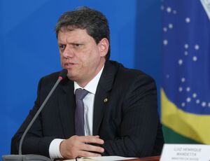 Governo estuda forma de ‘blindar’ caminhoneiros da alta do diesel