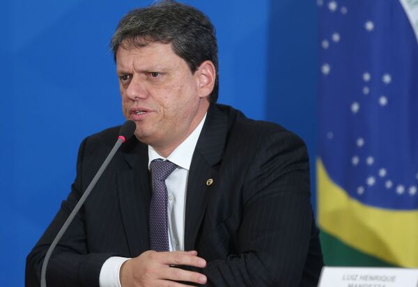 Governo estuda forma de ‘blindar’ caminhoneiros da alta do diesel