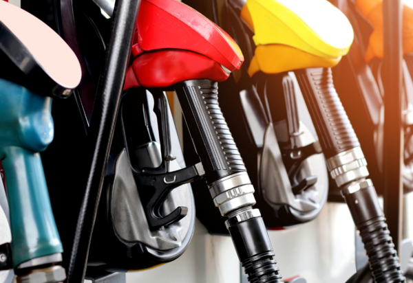 Após isenção de impostos, estados sobem ICMS sobre diesel e gás de cozinha