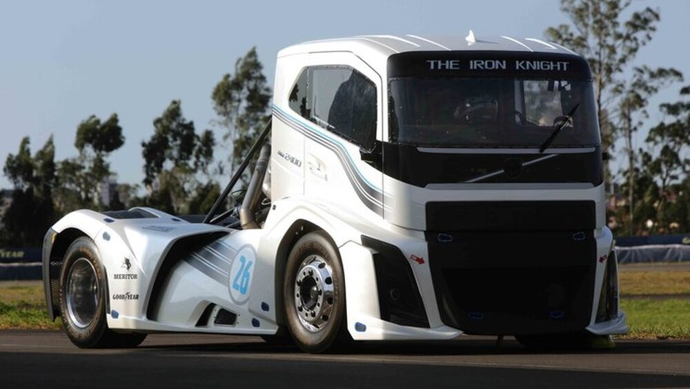 Curiosidade: qual é o caminhão mais rápido do mundo? 