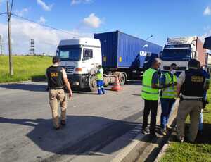 Operação conjunta controla chegada de caminhões sem agendamento