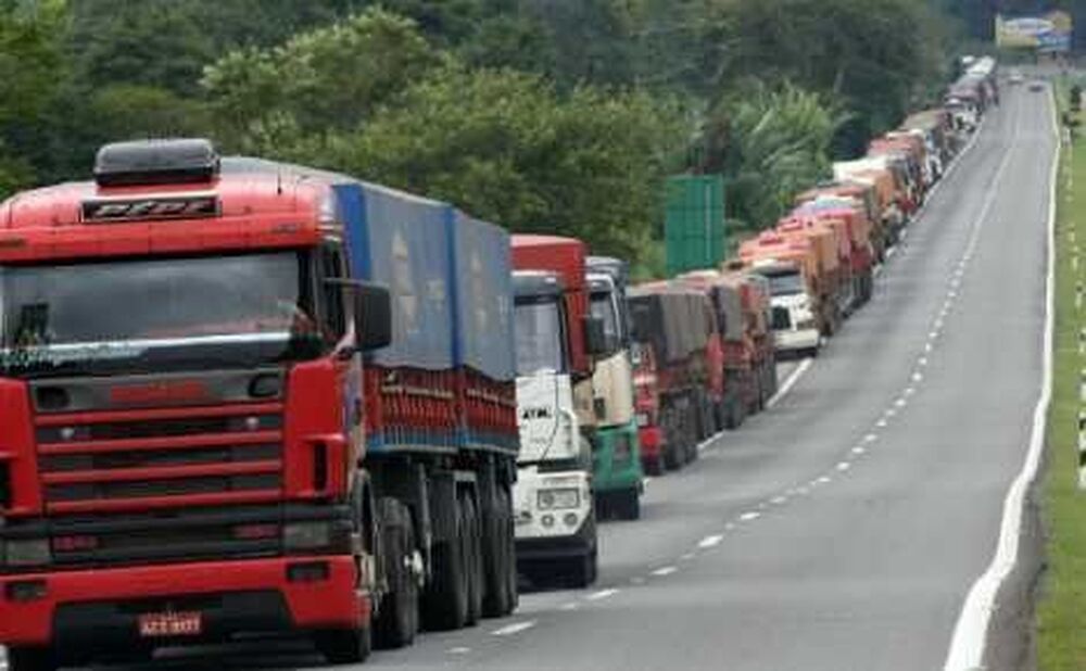 Caminhoneiros pedem extensão da isenção de Pis/Cofins do diesel