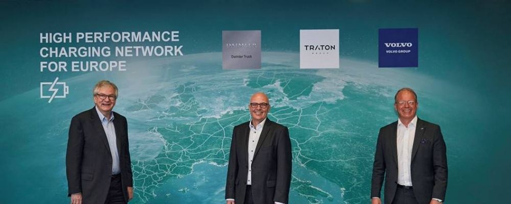 Daimler Truck, Grupo TRATON e Grupo Volvo planejam rede europeia de recarga para caminhões elétricos