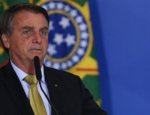Bolsonaro anuncia redução no PIS/Cofins no litro do diesel