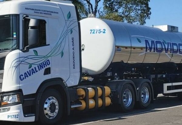 Rhodia e Cavalinho começam a usar caminhão Scania movido a gás natural 