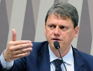 Concessão da Dutra e Rio-Santos trará inovações aos usuários, diz Tarcísio