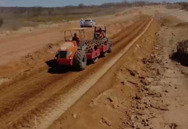 DNIT realiza obras de pavimentação na BR-235/BA