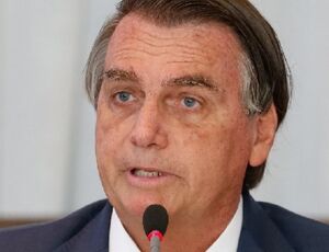 Bolsonaro diz que quer zerar imposto federal do diesel a partir de 2022