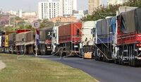 Transportadoras e motoristas brasileiros têm prejuízo diário com a greve no Paraguai