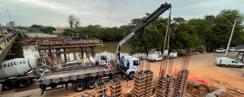 BR-116/RS é interditada em função das obras nas pontes sobre o rio dos Sinos