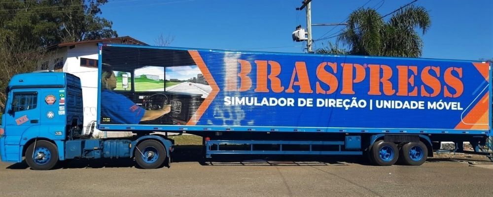 Braspress inaugura unidade móvel do simulador de direção 