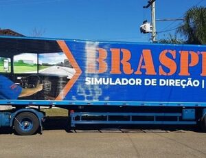 Braspress inaugura unidade móvel do simulador de direção 