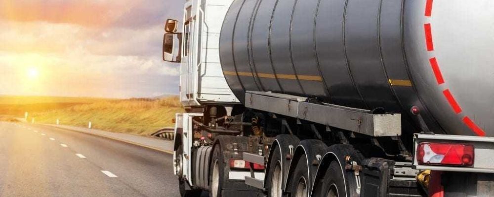Caminhão-tanque: veja os cuidados necessários para o transporte de combustível