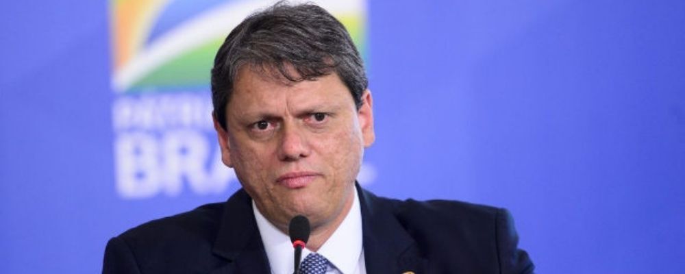 Tarcísio diz não acreditar em paralisação de grande porte e que auxílio de R$400 pode não acontecer