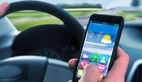 Pesquisa comprova: celular é a maior causa de distração dos brasileiros ao volante  