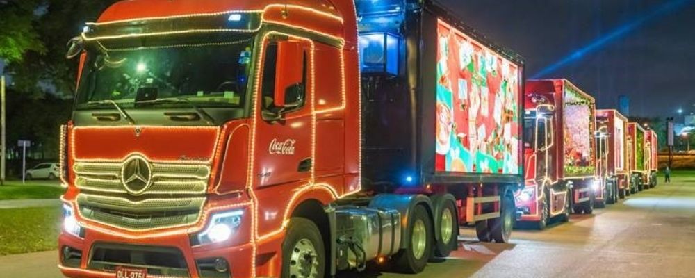 Novo Actros é destaque na Caravana de Natal da Coca-Cola