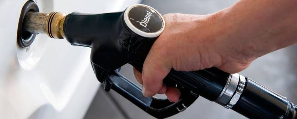 Novembro inicia com alta de 7,4% no preço médio do diesel, aponta Ticket Log