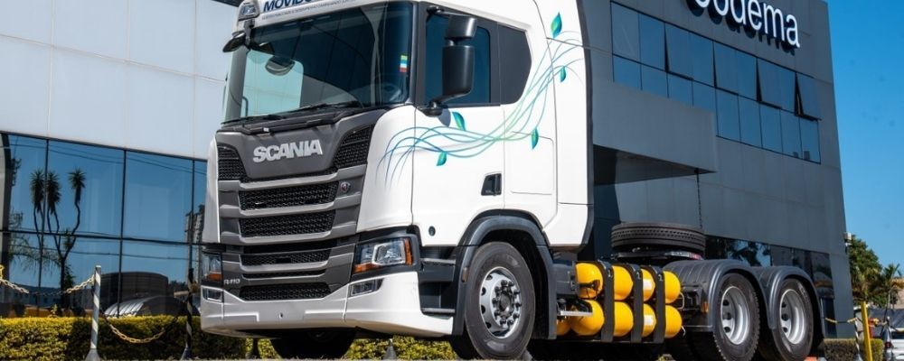 Soluciona Logística avança em práticas ESG e adota caminhões GNV da Scania