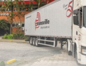 Transville tem vagas para motoristas com CNH D e E em Joinville e Itajaí