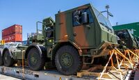 Caminhões Tatra 8x8 destinados ao Exército chegam ao Porto de Paranaguá