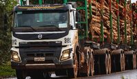 Suzano amplia produtividade com 14 novos hexatrens tracionados por Volvo FMX