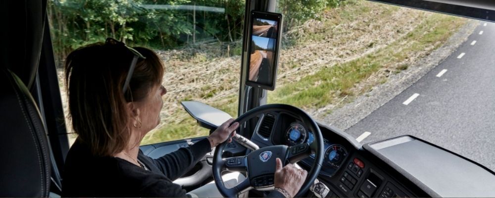 Europa: Scania segue tendência e introduz retrovisores digitais em seus caminhões