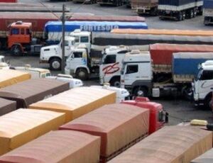 “Operação Padrão” causa fila de caminhões em Foz do Iguaçu