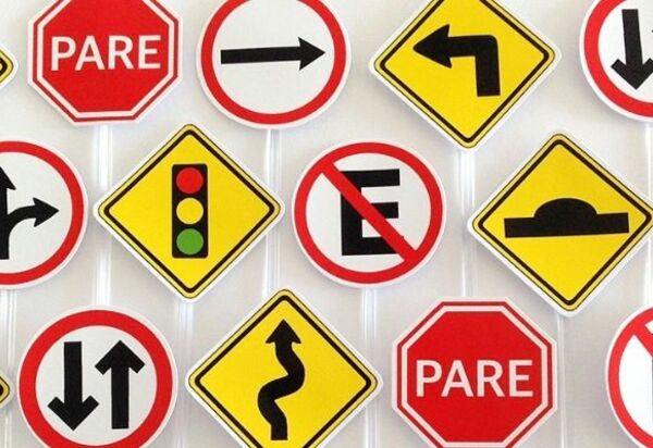 Placas de sinalização: Quem avisa amigo é