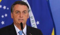 Bolsonaro anuncia PEC para reduzir preço dos combustíveis