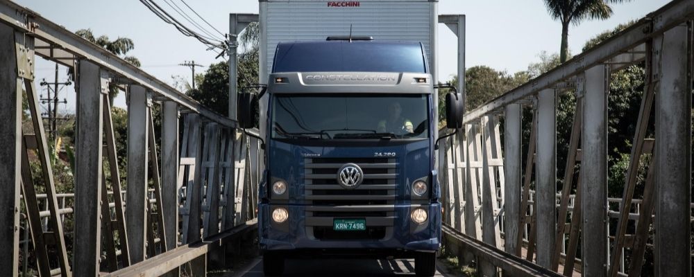 Novos modelos de caminhões Volkswagen saem de fábrica conectados