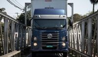 Novos modelos de caminhões Volkswagen saem de fábrica conectados