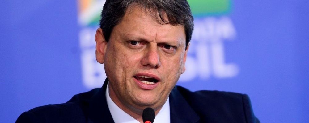 Tarcísio de Freitas confirma candidatura ao governo de São Paulo 