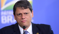 Tarcísio promete rever normas de trânsito que prejudicam caminhoneiros 