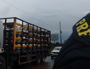 Bandidos visam caminhões carregados de botijões de gás