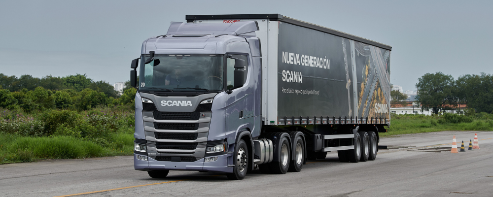 Comunidade: Scania distribui 117 bolsas de estudo para cursos no Senai