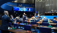 Senado aprova projeto que muda ICMS para segurar preços de combustíveis