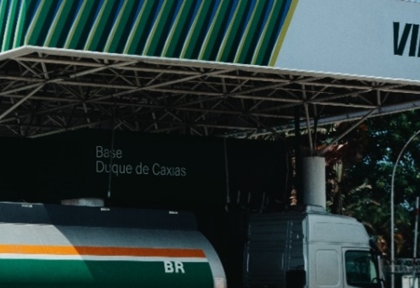 Motorista DEZtaque: Vibra premia a segurança no transporte de combustíveis